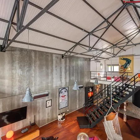 בית נופש The Loft - A Birdwatchers Paradise פוסטה